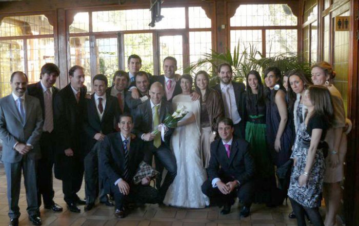 Antiguos alumnos acompañaron a Diego en su boda